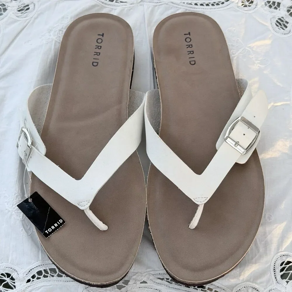 NWT Torrid Women’s White Flip Flop Thong Sandals Size 11.5 WW Wide Footbed